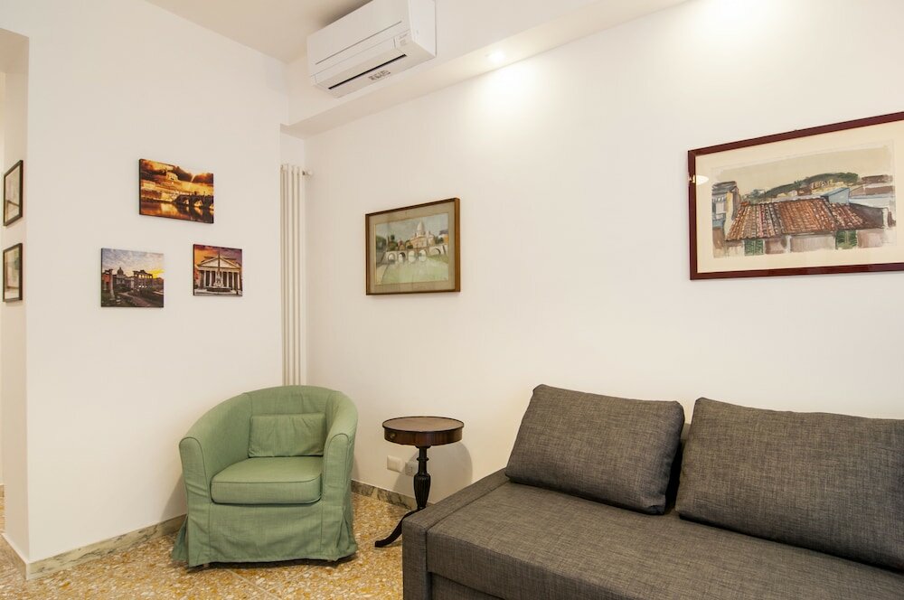 Фото San Pietro Bright Apartment