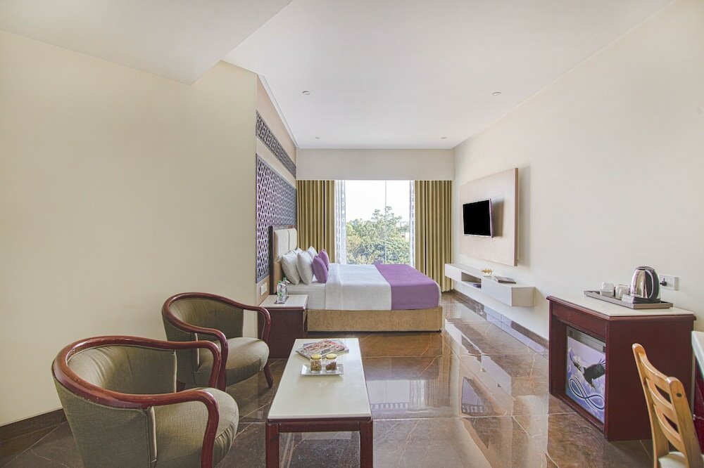 Фото Hrj Sarovar Portico Indore