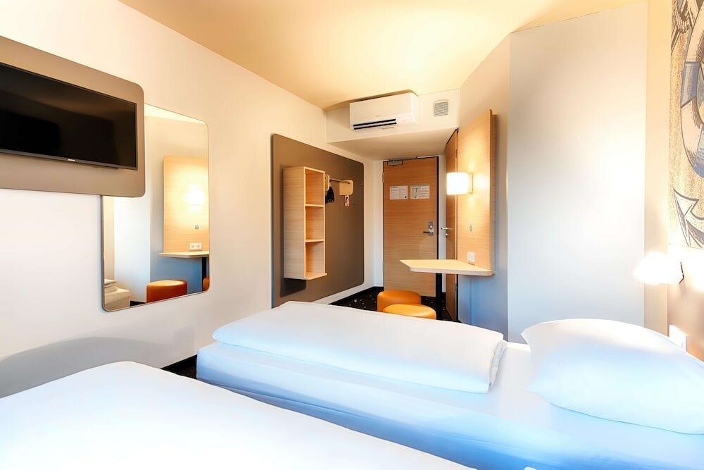 Фото B&b Hotel Emden