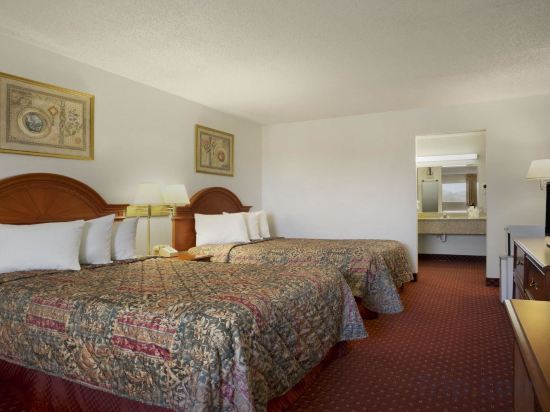 Фото Days Inn by Wyndham Huntington