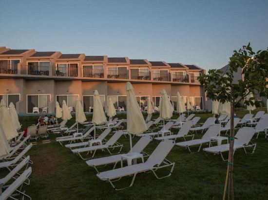 Фото Golden Coast Resort