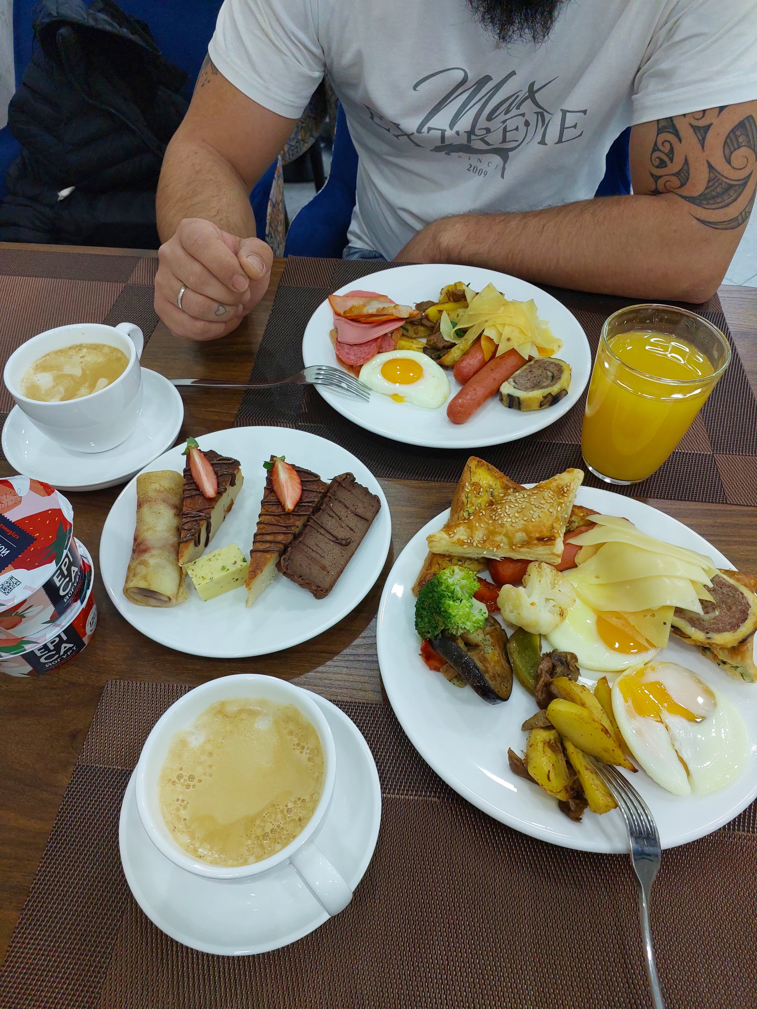 Фото Parklane Hotel