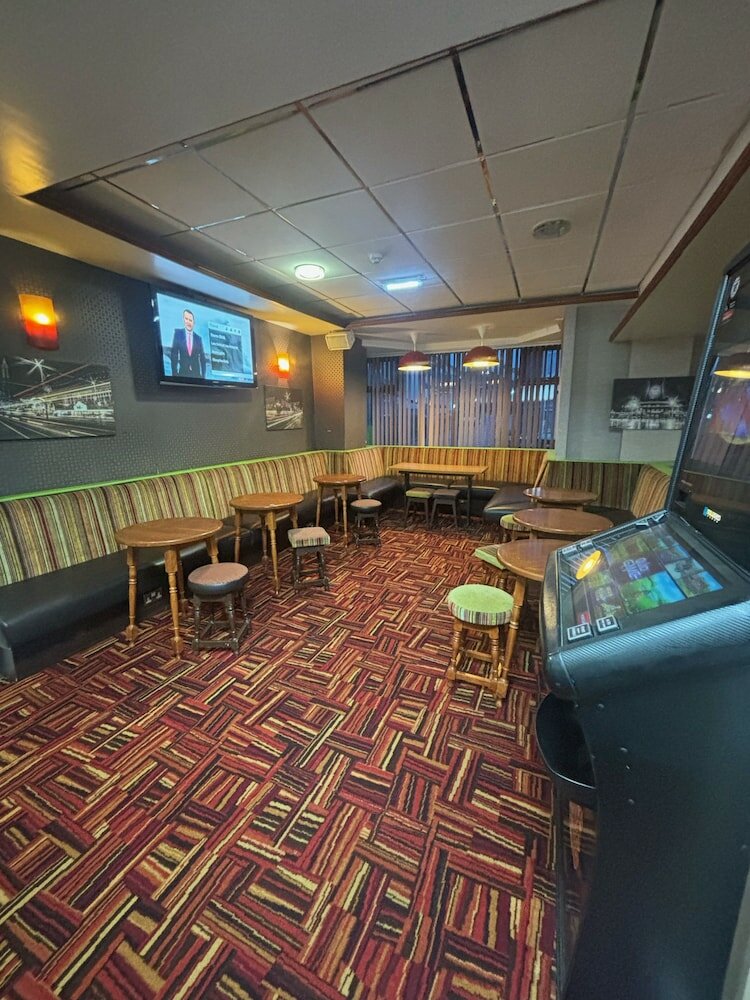 Фото The Lawton Hotel