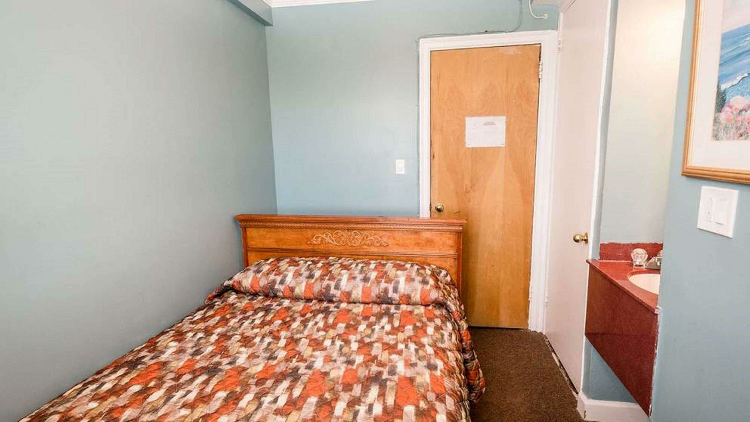 Фото Riverside Tower Hotel