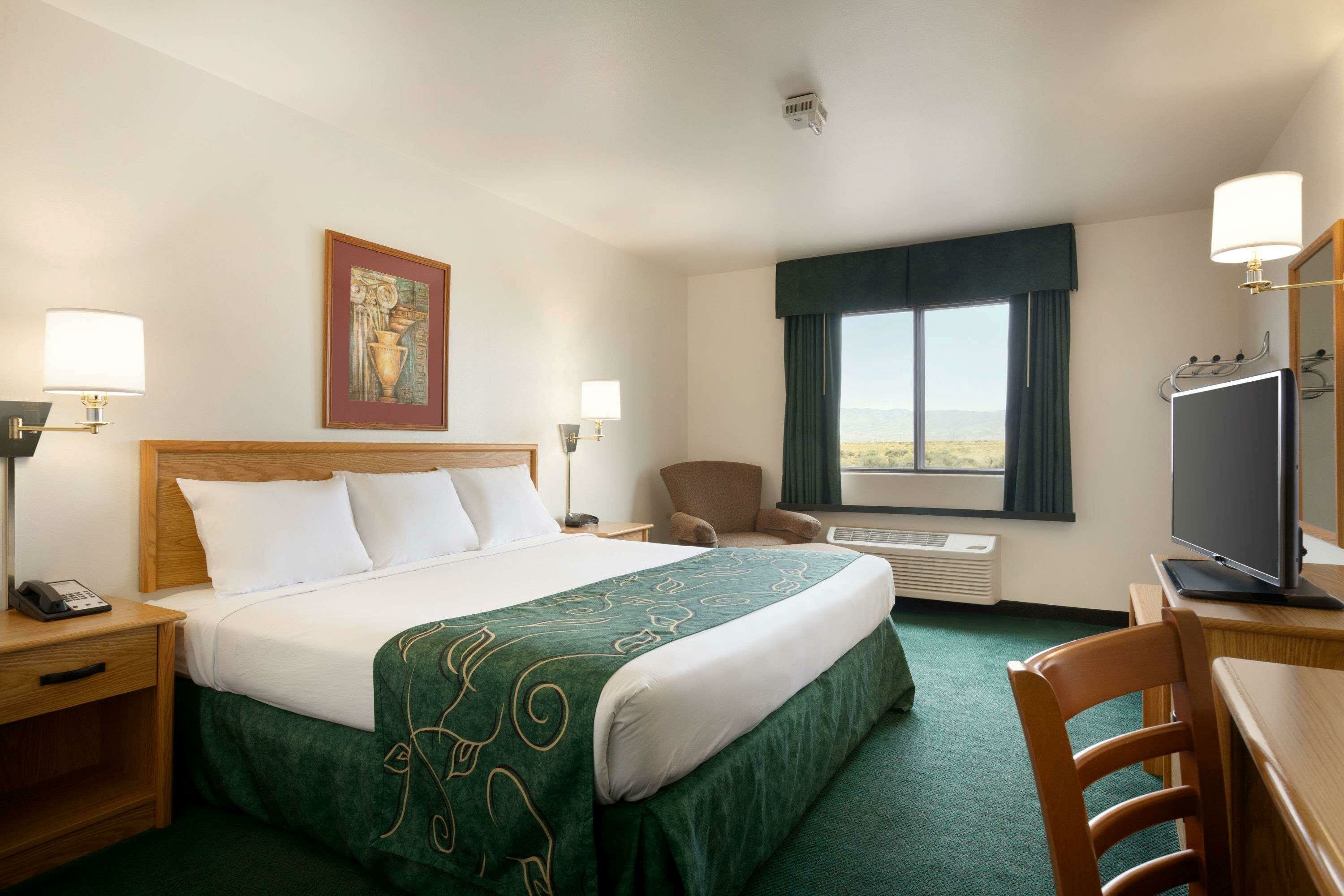 Фото Travelodge by Wyndham Milford