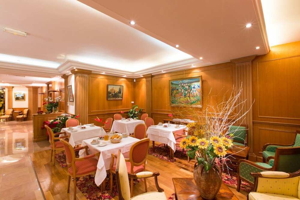 Фото Sun Riviera Hotel