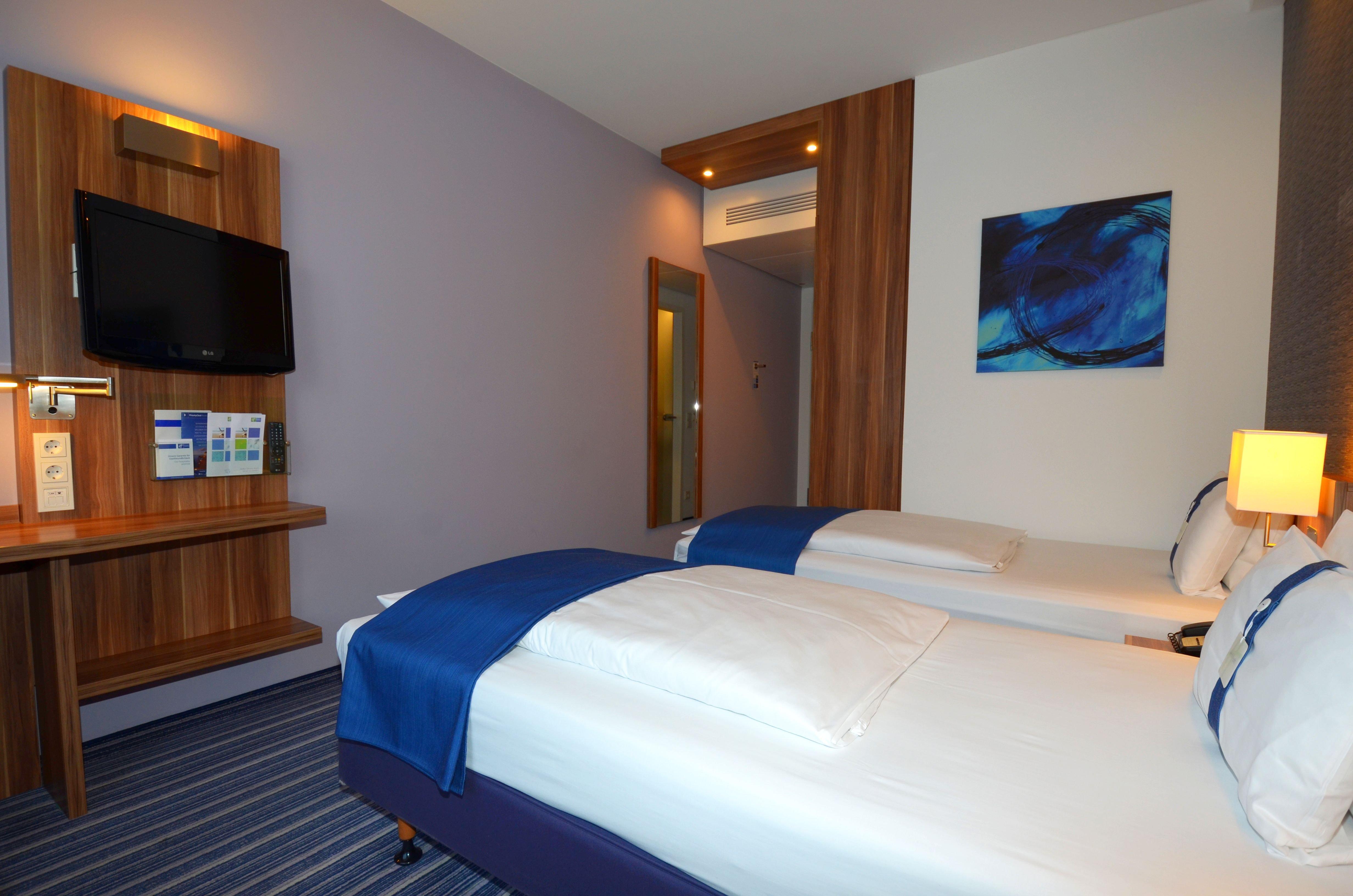 Фото Premier Inn Hamburg City Millerntor