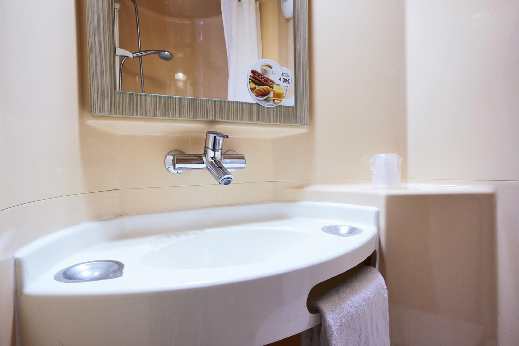 Фото Premiere Classe Boissy Saint Leger