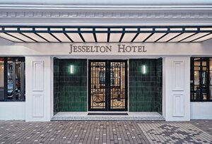 Гостиница The Jesselton Hotel