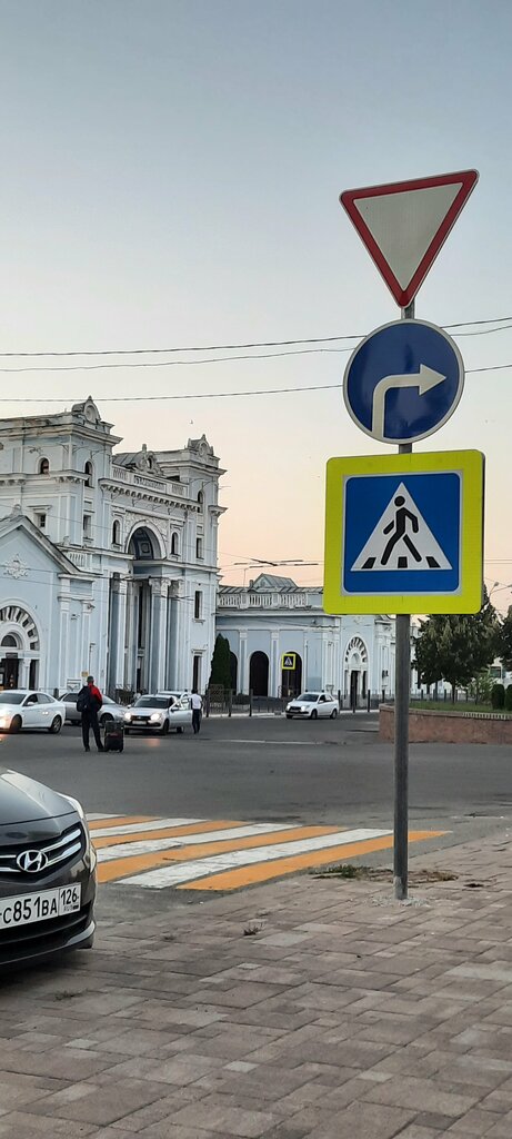 Железнодорожный вокзал Ставрополь, Ставрополь, фото