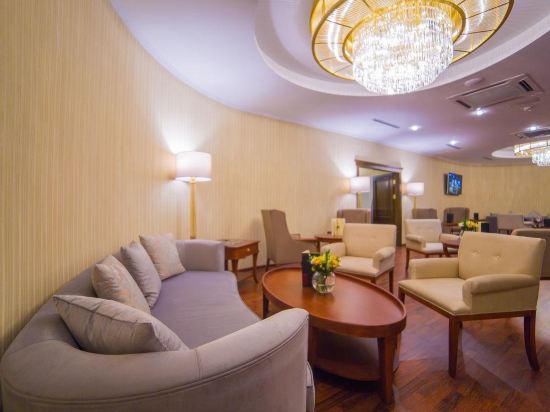 Фото Ramada by Wyndham Almaty