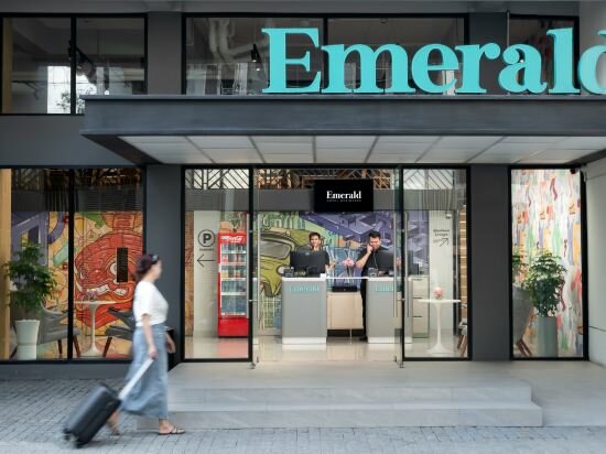 Фото Emerald Hotel Residence