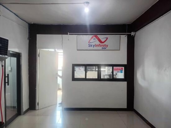 Hotel Oyo 1169 Sky Infinity Inn, Earth, photo