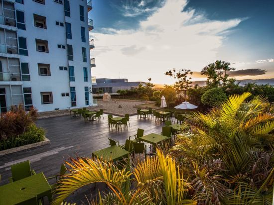 Фото Mactan Newtown C by HiveRooms