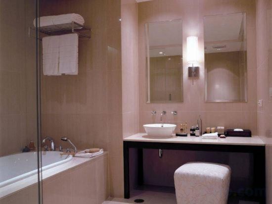 Фото The Duchess Hotel and Residences