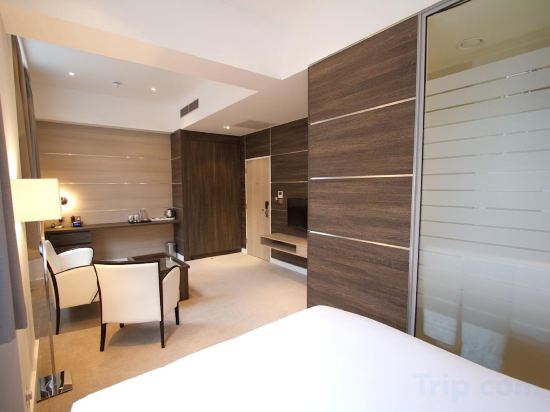 Фото The Wesley Euston