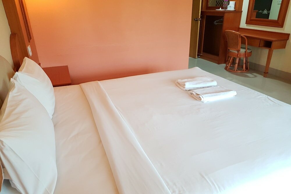 Фото PoonSook Resident Hotel