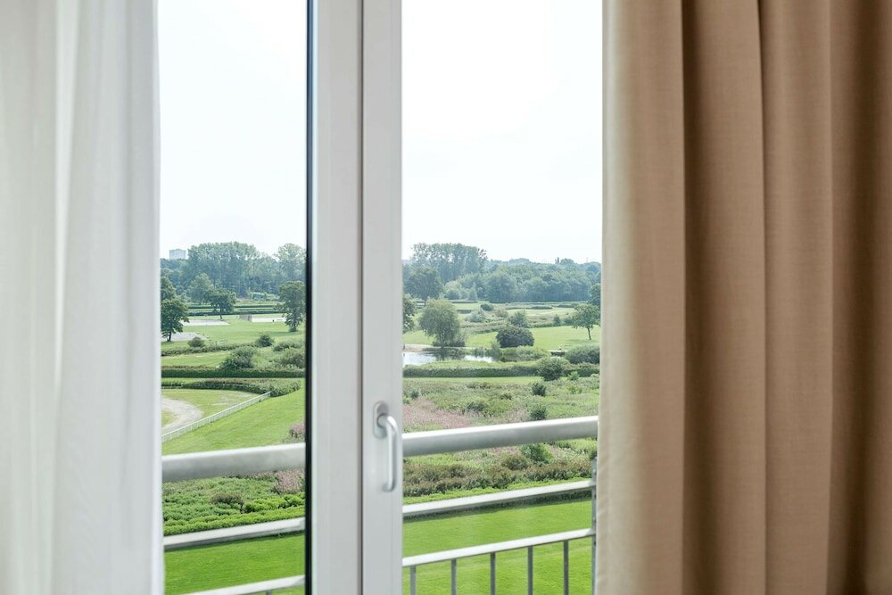 Фото Nh Hamburg Horner Rennbahn