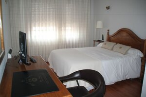 Hotel Marqués de Santillana (Torrelavega, Cartes, Calle Marqués de Santillana, 8), hotel