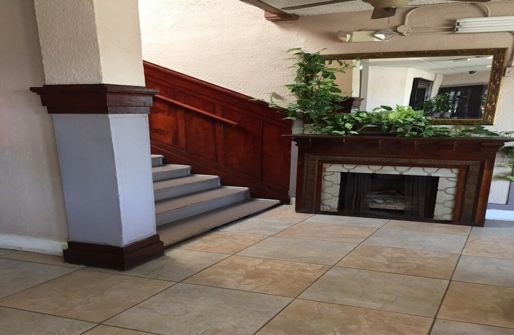 Фото Monterey Inn Hotel