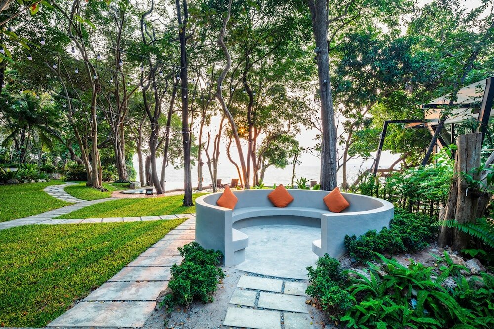 Фото The Monttra Pattaya