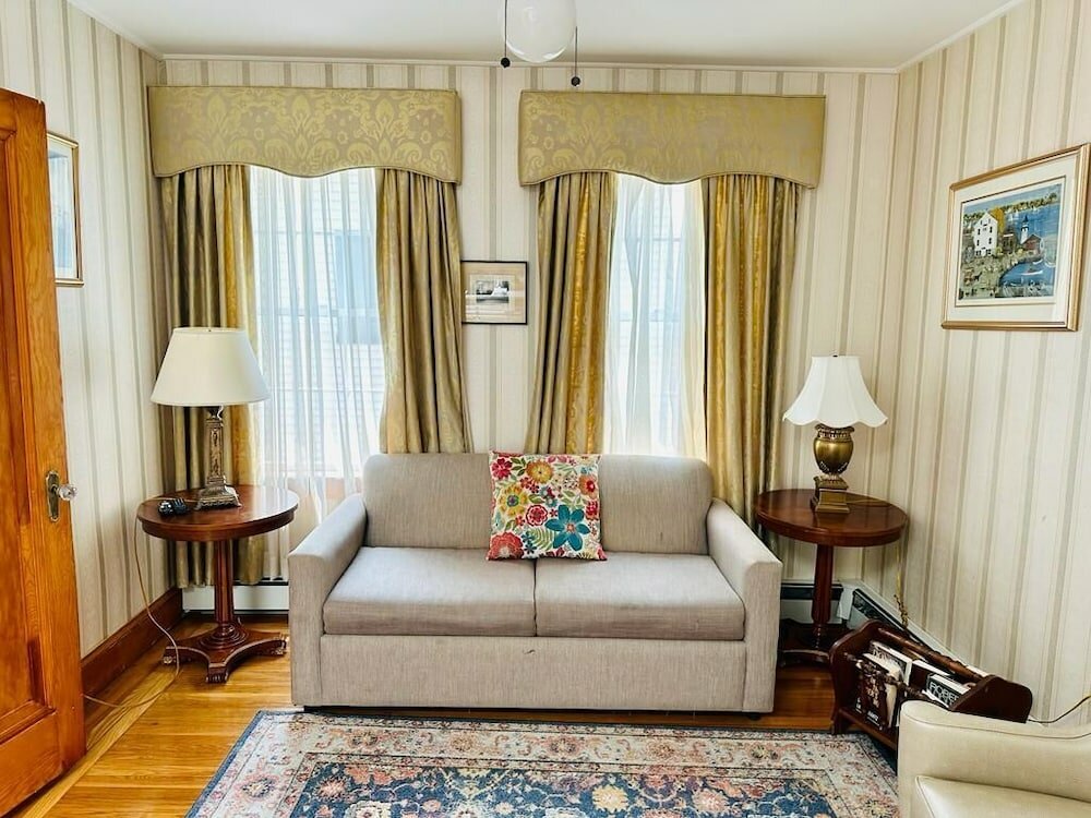 Фото Americas Cup Inn