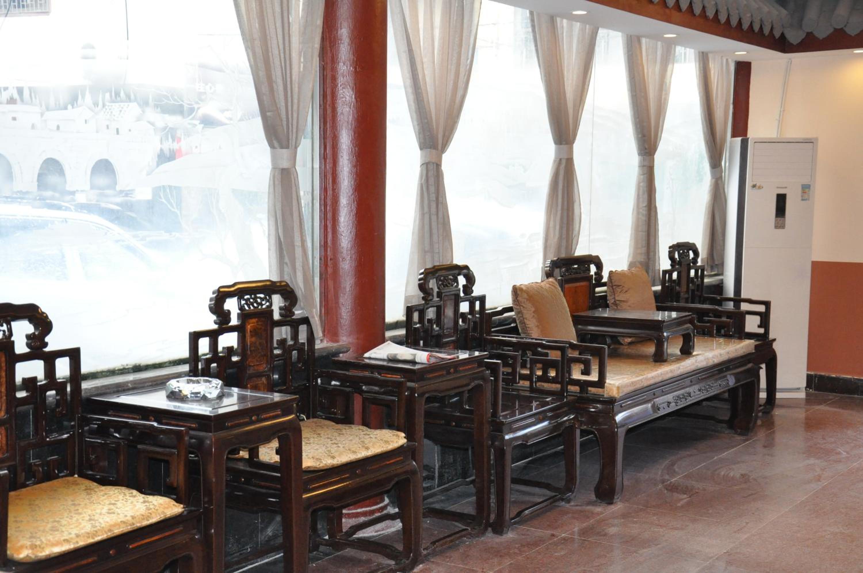 Фото Holly's Hostel Chengdu