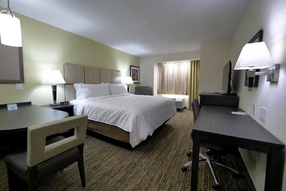 Фото Candlewood Suites Grand Prairie - Arlington, an Ihg Hotel
