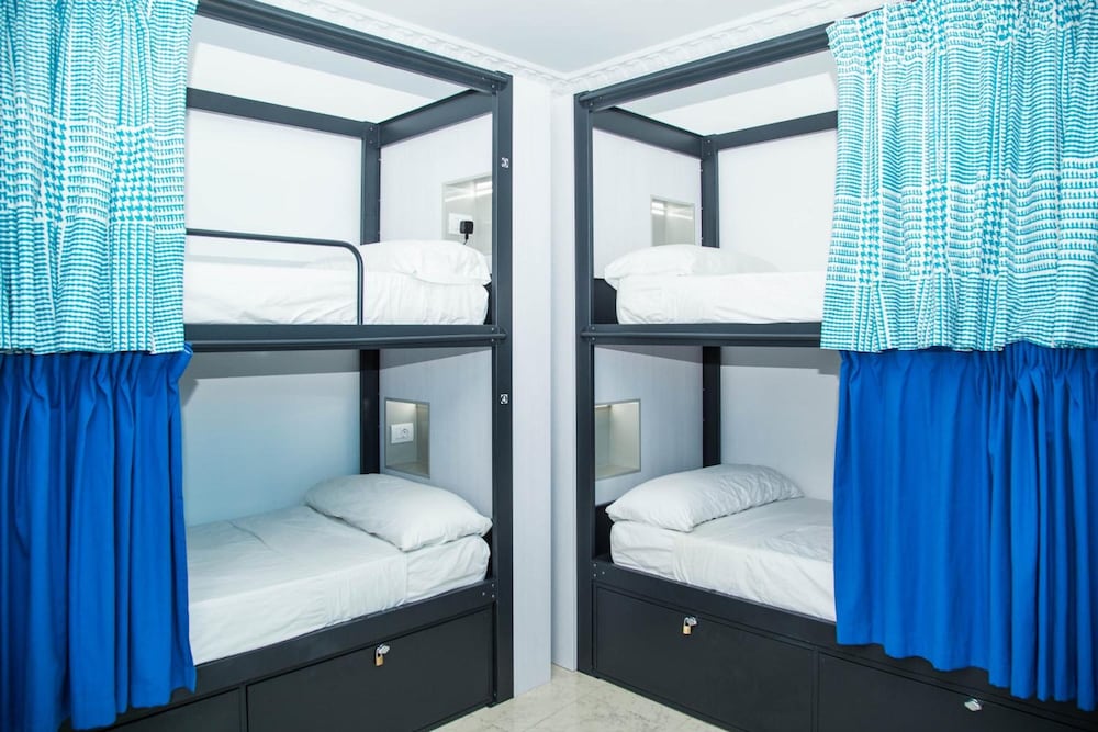 Фото Onefam Catedral Hostel Seville