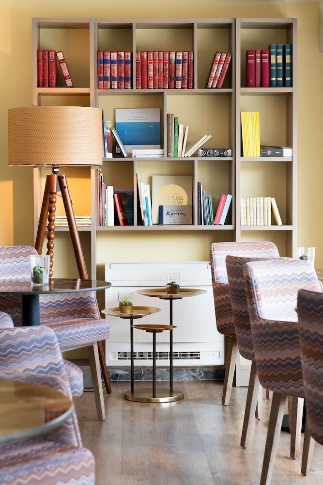 Фото Legacy Gastro Suites