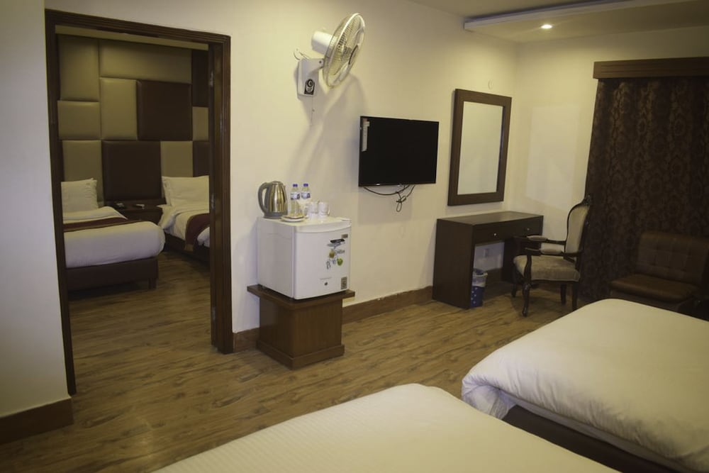 Фото Grand Millennium Hotel