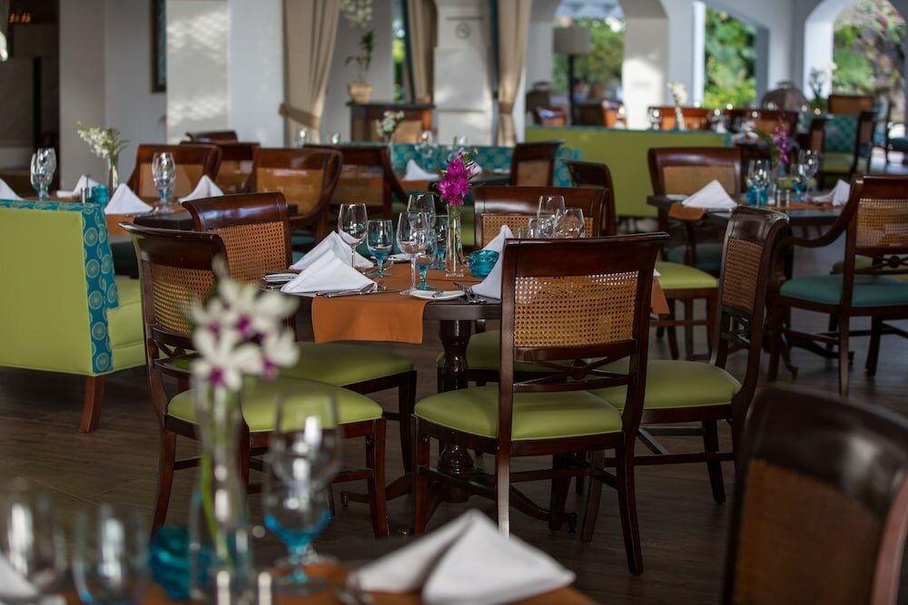 Фото Colony Club by Elegant Hotels