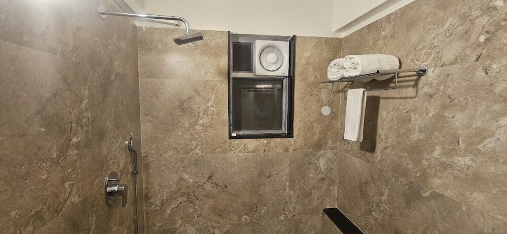 Фото Cross Roads Inn