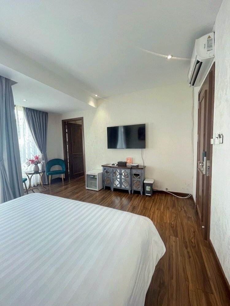 Фото Bizu Royal Hotel