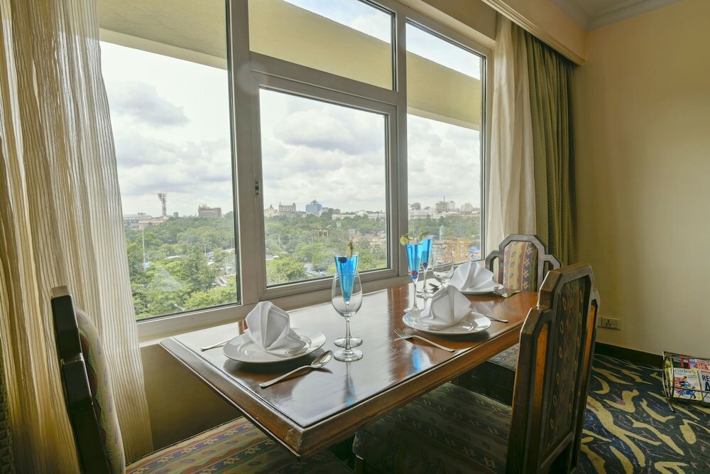 Фото Peerless Hotel Kolkata