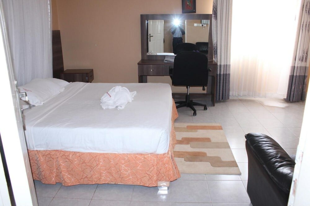 Фото Eureka Place Hotel