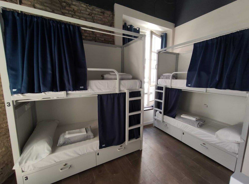 Фото Black Swan Hostel Sevilla