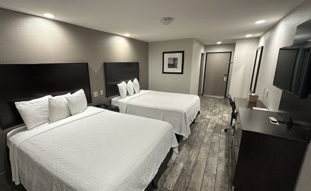 Фото Red Roof Inn Hayward