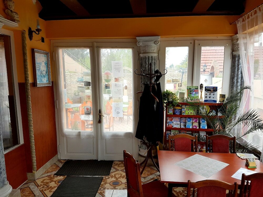 Фото Attila Hotel & Restaurant