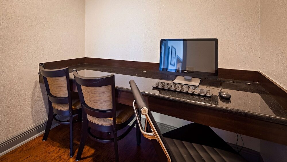 Фото SureStay Plus Hotel by Best Western Hammond