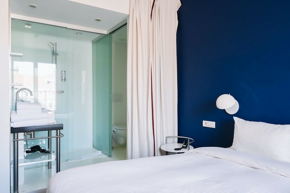 Фото Pacific Café Hotel