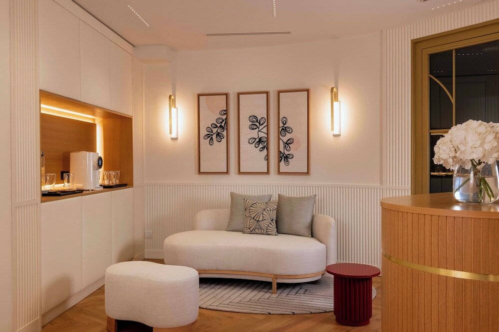 Фото Maison Rouge Hotel