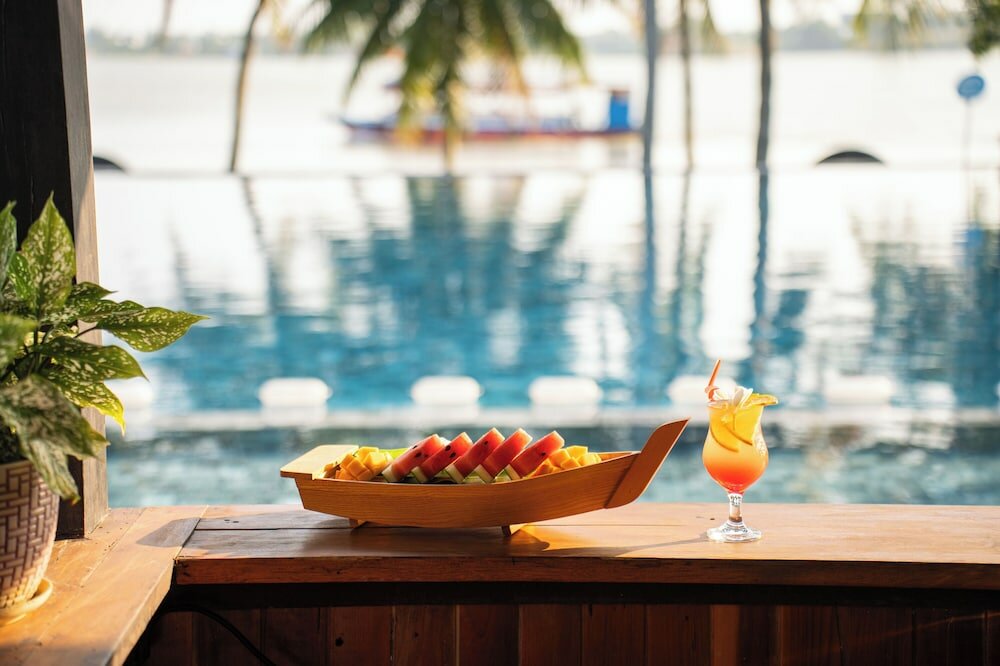 Фото Vinh Hung Riverside Resort & SPA