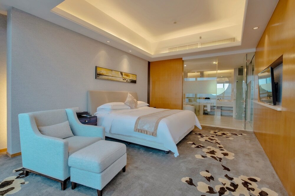 Фото Huaqiang Plaza Hotel Shenzhen