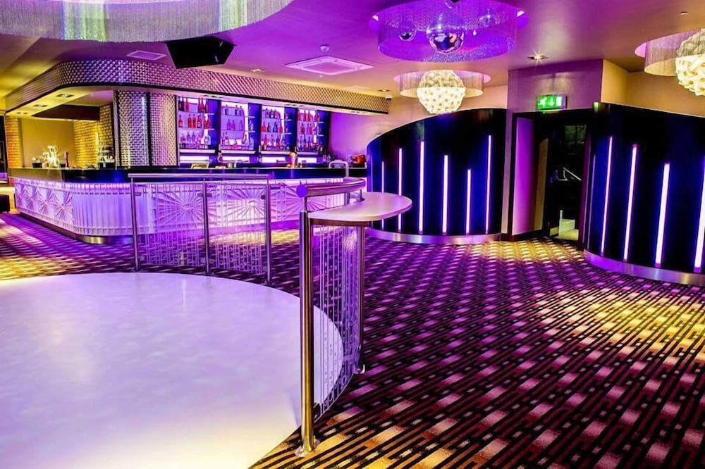 Фото The Commercial Hotel