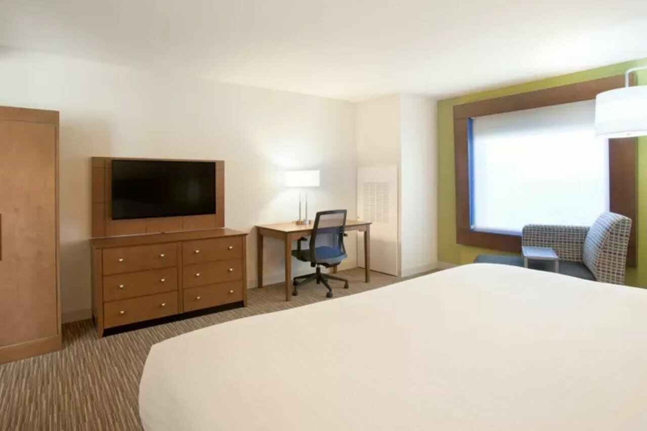 Фото Holiday Inn Express & Suites Austin Downtown - University, an Ihg Hotel