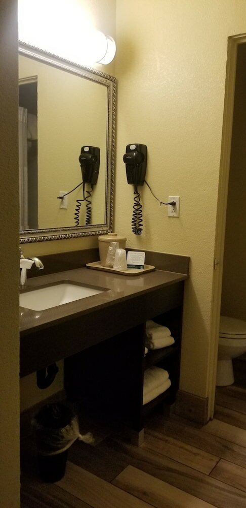 Фото Quality Inn Downtown Convention Center