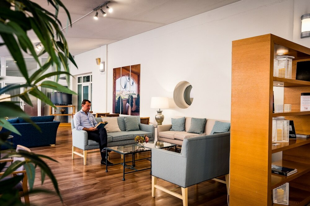 Фото Hesperia Cordoba