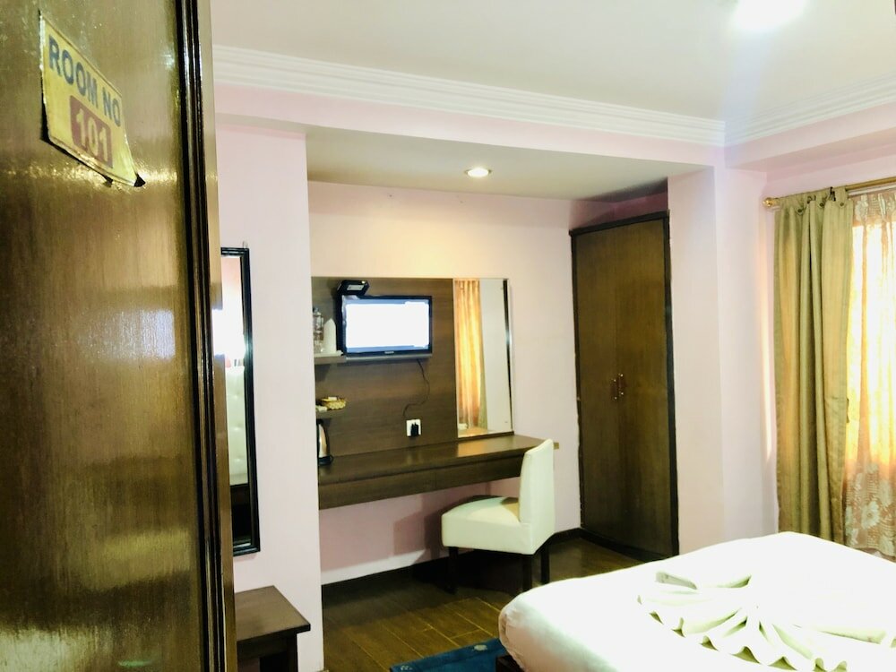 Фото Backyard Hotel