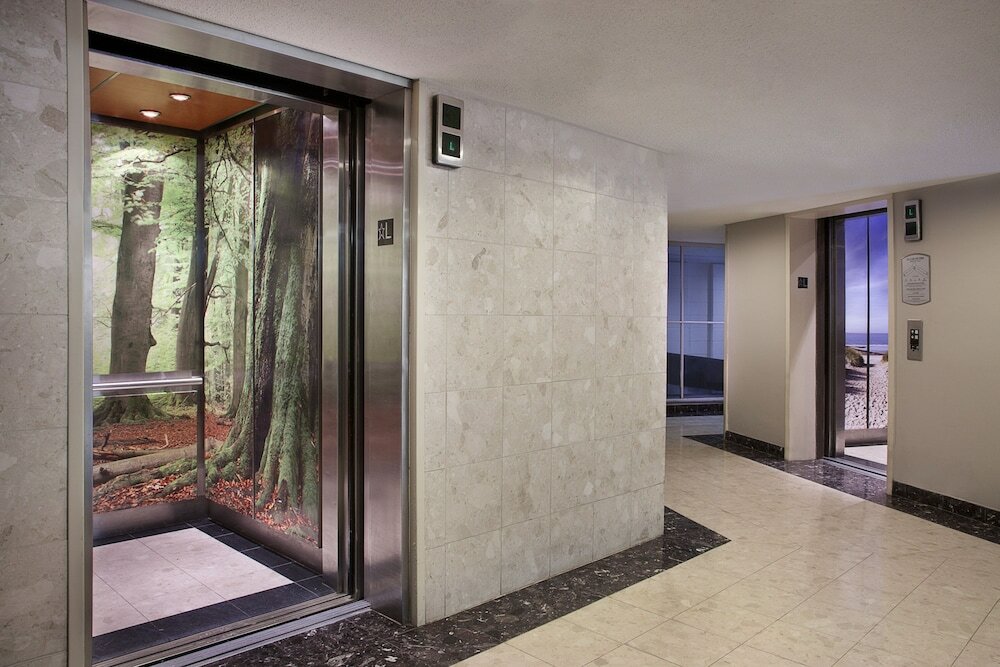 Фото Toronto Don Valley Hotel and Suites